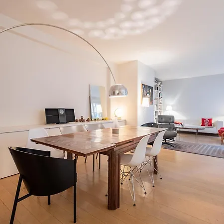 Veeve - Open Secret Apartament